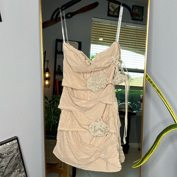 House of CB 'Caterina' Fog Floral Cut out Mini Dress NWOT - Picture 7 of 10